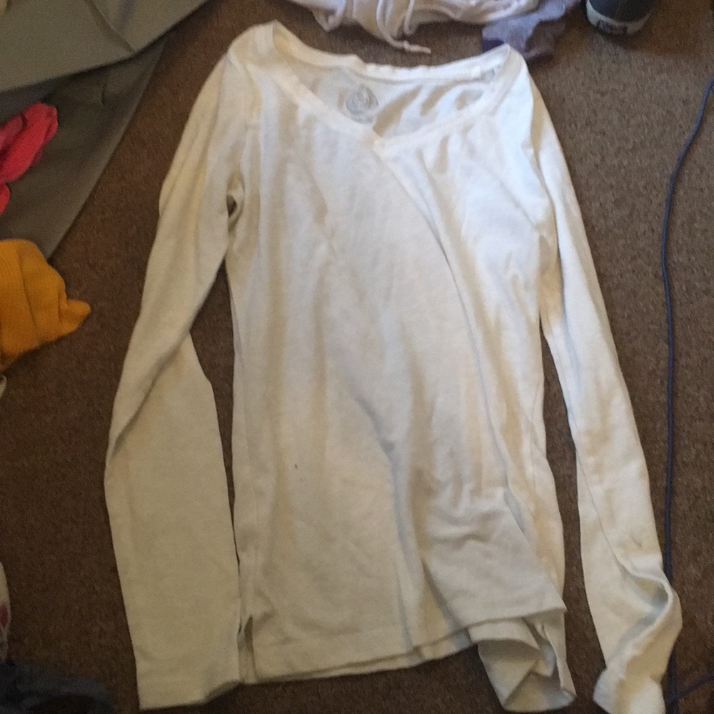 Long white sleeve shirt